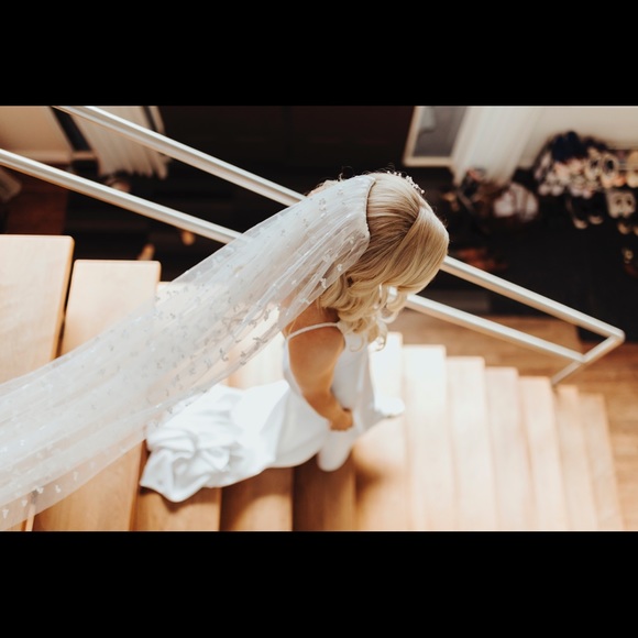 Made With Love Roses Veil - Picture 4 of 4